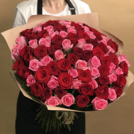 Розы Букет из красных и розовых роз 101 шт. (70 см)
