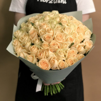 Розы Букет из 71 кремовой розы (40 см)