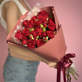 Кустовая роза Букет из 7 кустовых красных роз