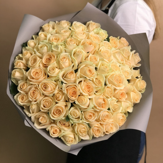 Розы Букет из 71 кремовой розы (70 см)